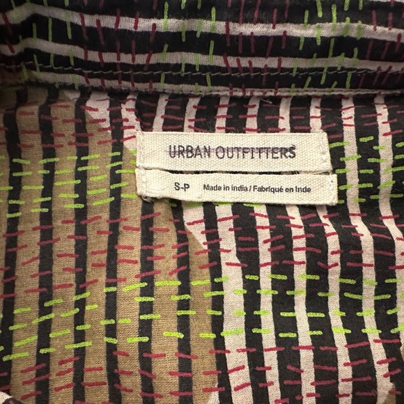Urban Outfitters Black and Green Patterned Shirt - Picture 6 of 6